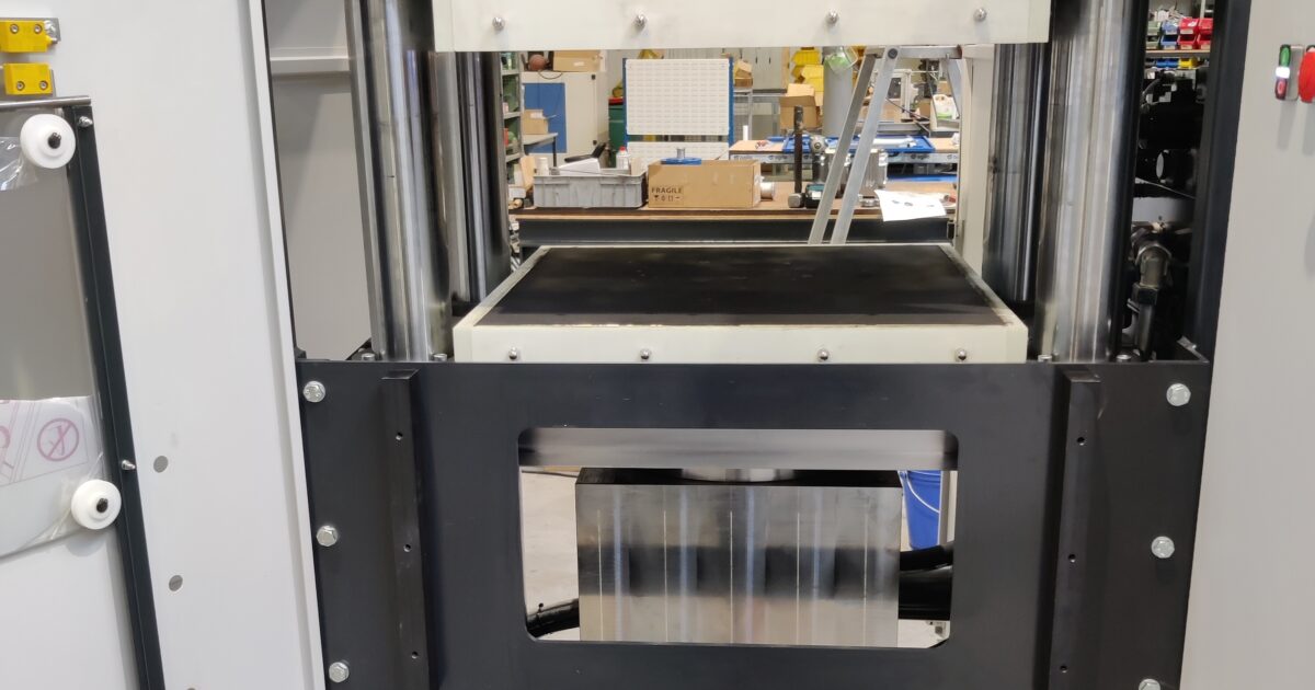 Lab presses | Machines | Agila